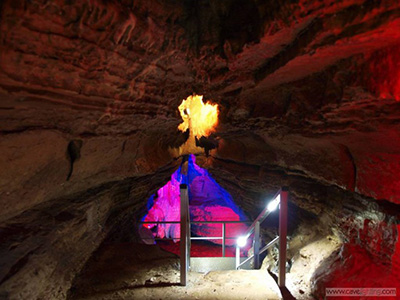 CaveLigthing00-ERDMANNSHoHLE-HASEL